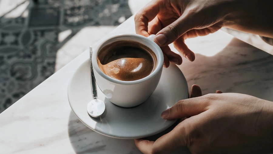 Cách ngủ ngon sau khi uống cà phê, chỉ cần 3 phút đảm bảo hiệu quả